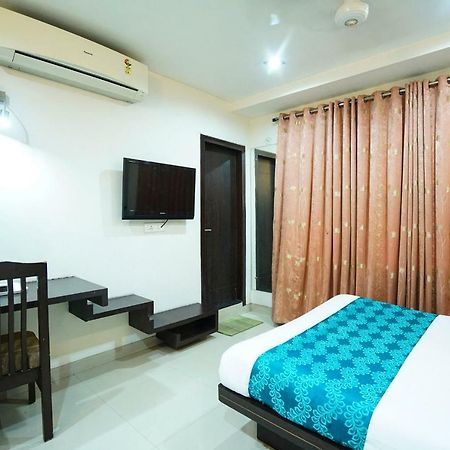 Hotel Aarya Inn Rāipur Esterno foto