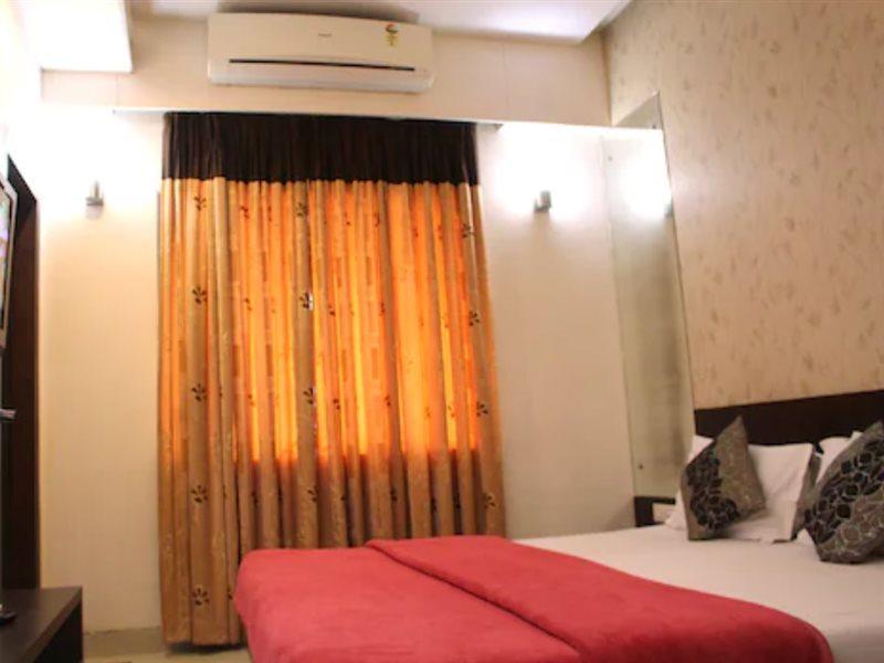 Hotel Aarya Inn Rāipur Esterno foto