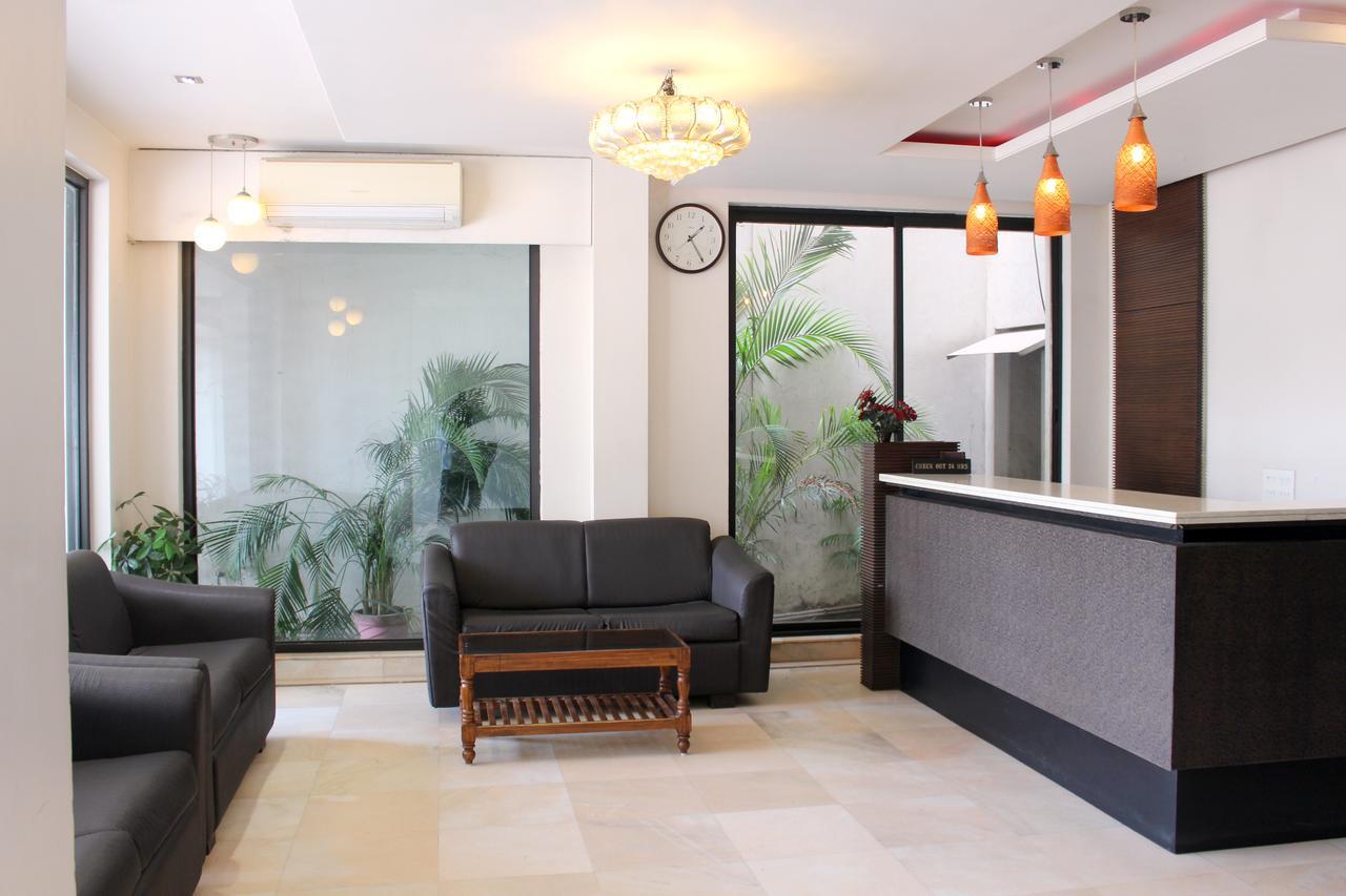 Hotel Aarya Inn Rāipur Esterno foto