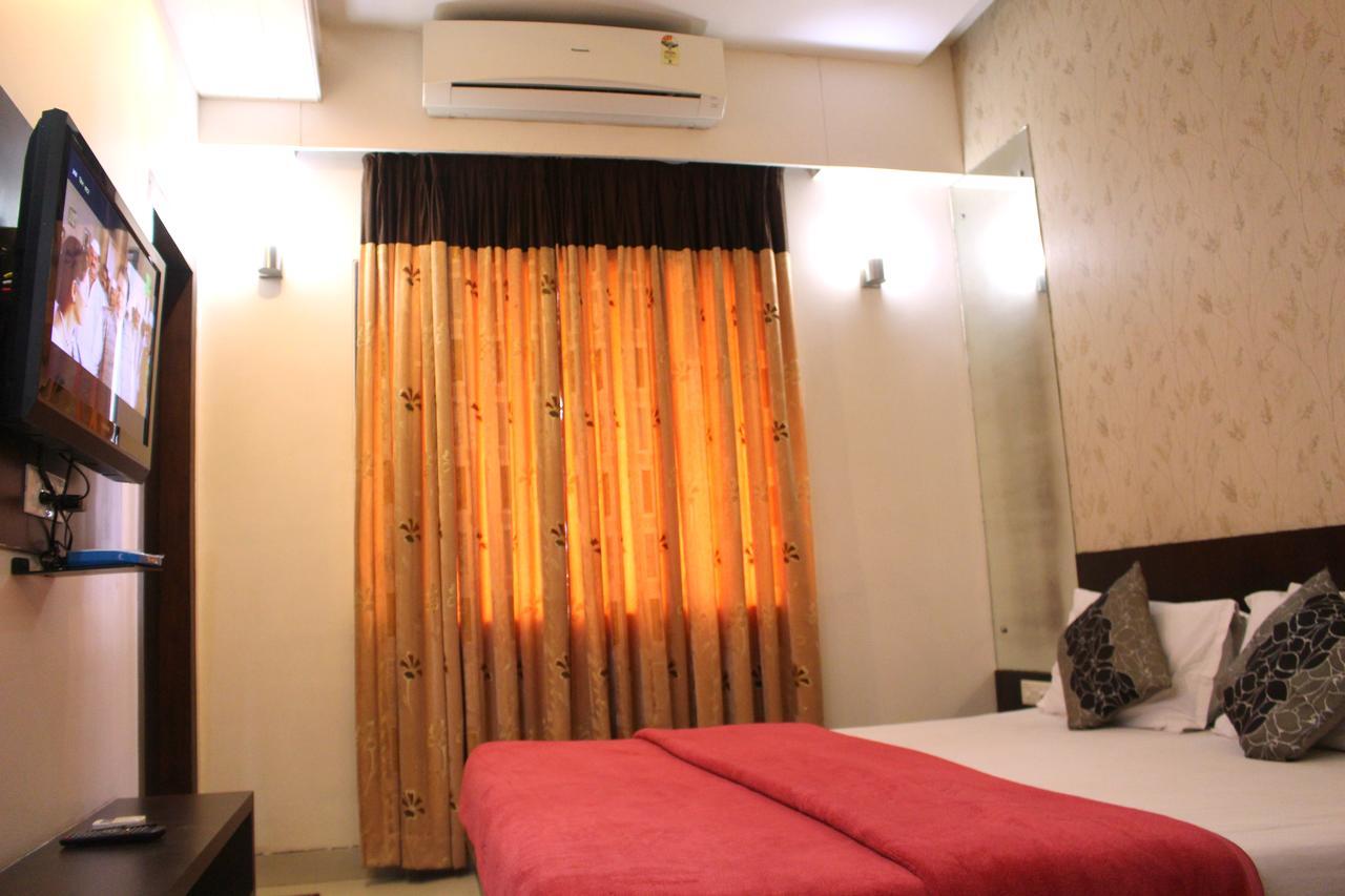 Hotel Aarya Inn Rāipur Esterno foto