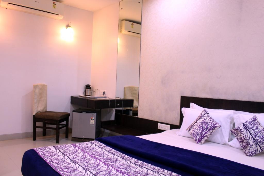 Hotel Aarya Inn Rāipur Esterno foto