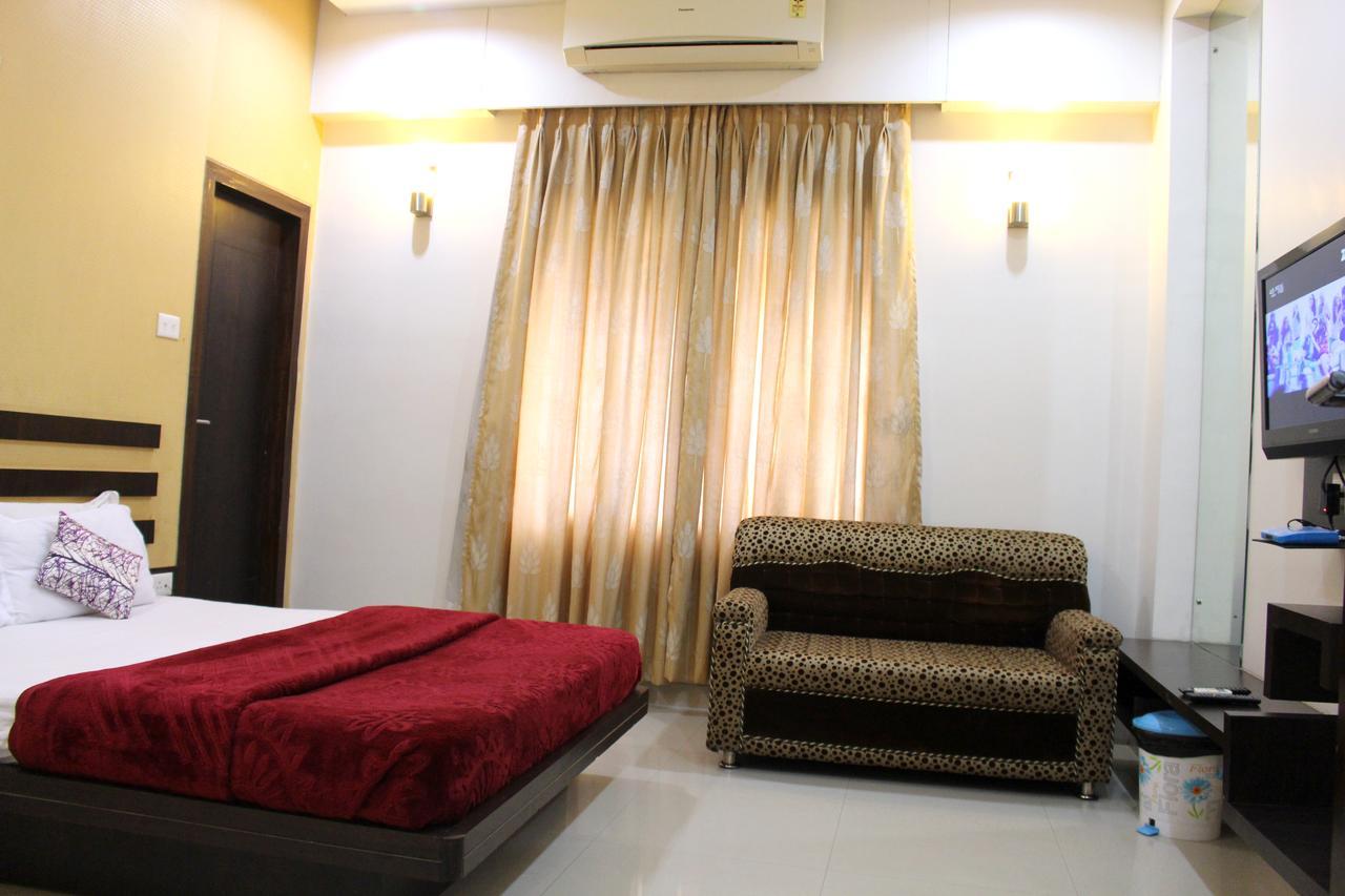 Hotel Aarya Inn Rāipur Esterno foto