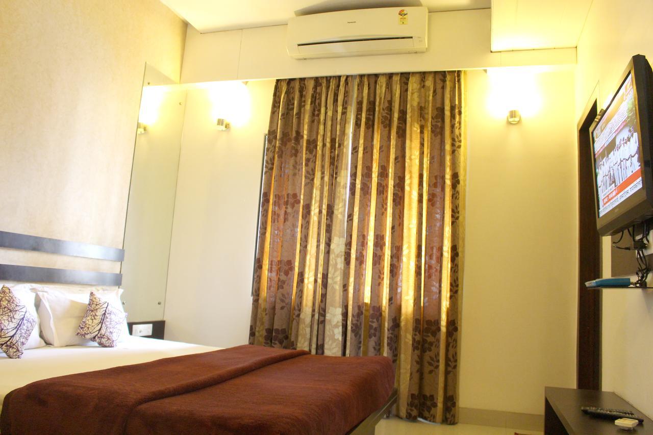 Hotel Aarya Inn Rāipur Esterno foto