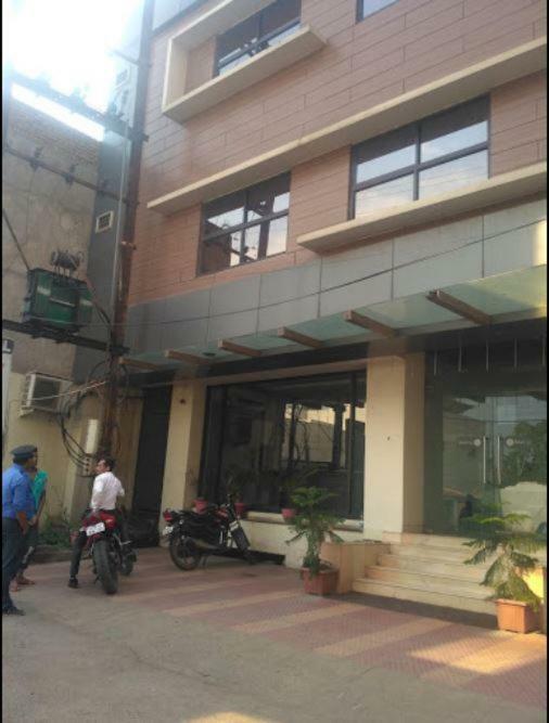 Hotel Aarya Inn Rāipur Esterno foto